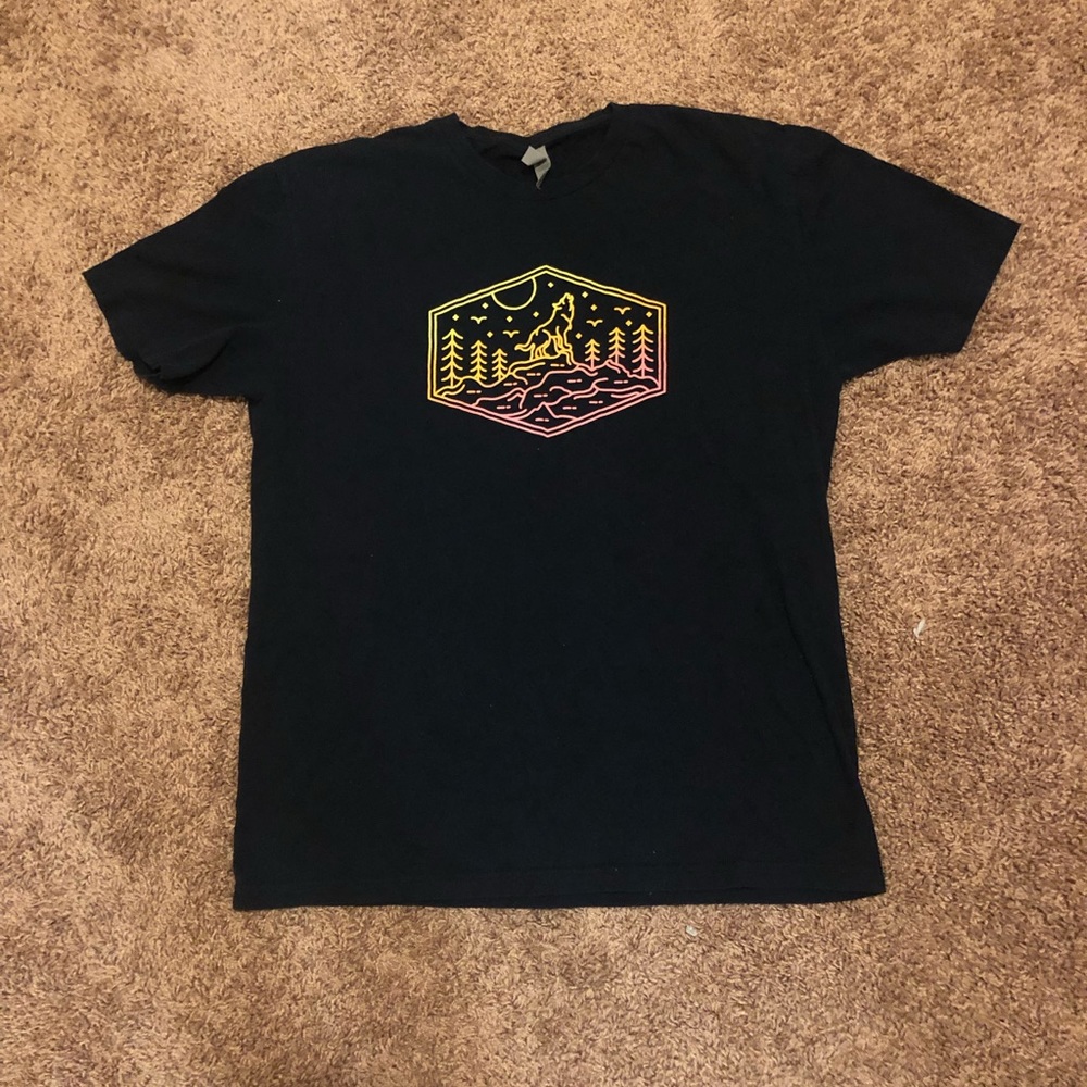 Black wolf t-shirt